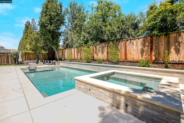 139 Shelterwood Ln, Danville CA: https://media.crmls.org/mediaz/5f0231cf-5905-456d-a15d-4b41b0e925df.jpg