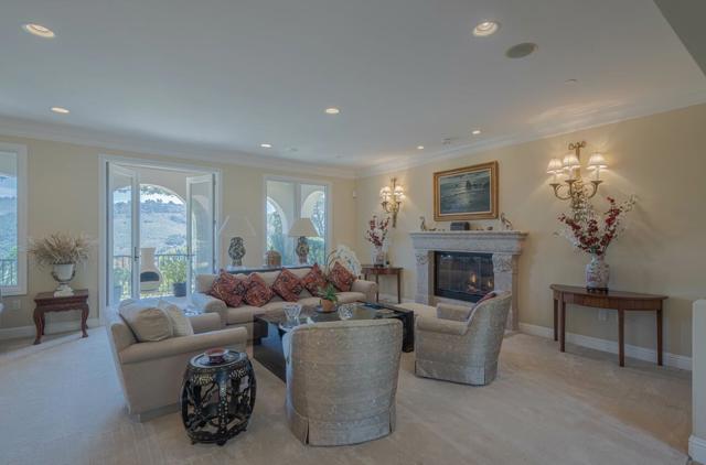 407 Mirador Court, Monterey CA: https://media.crmls.org/mediaz/5f024f76-9d96-49d8-8a8f-fe816ee04dbd.jpg