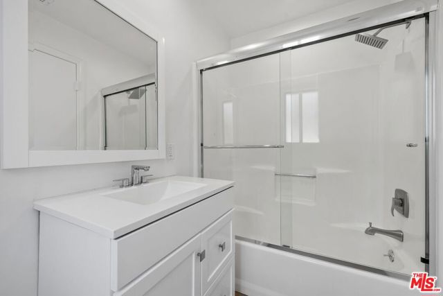 17157 Avenida De Santa Ynez, Pacific Palisades CA: https://media.crmls.org/mediaz/5f0258fd-b0d9-4a28-a4f0-fb861c67a83d.jpg