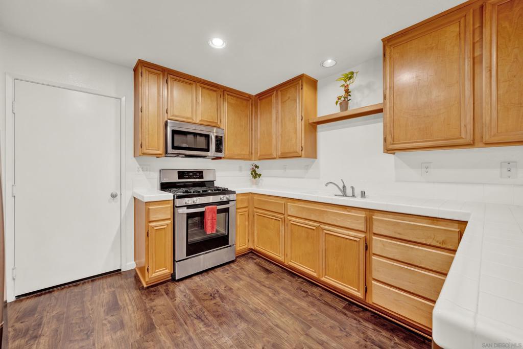 MLS #250033559SD image #16