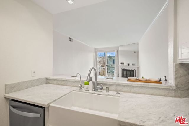 Image 12 of 33 For 8505 Gulana Avenue 4217