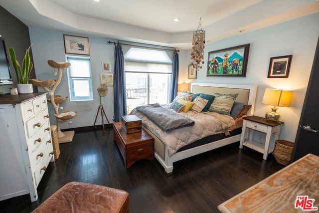 5010 Cahuenga Boulevard, 104 photo 5