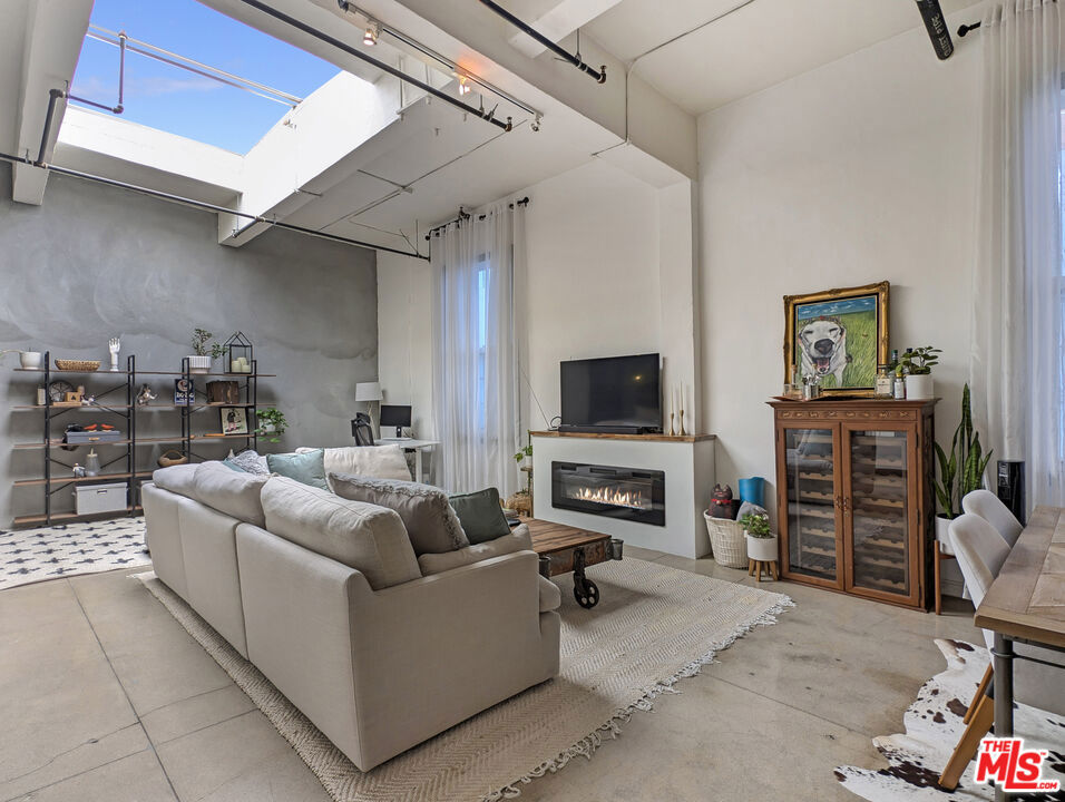 738 S Los Angeles Street #707