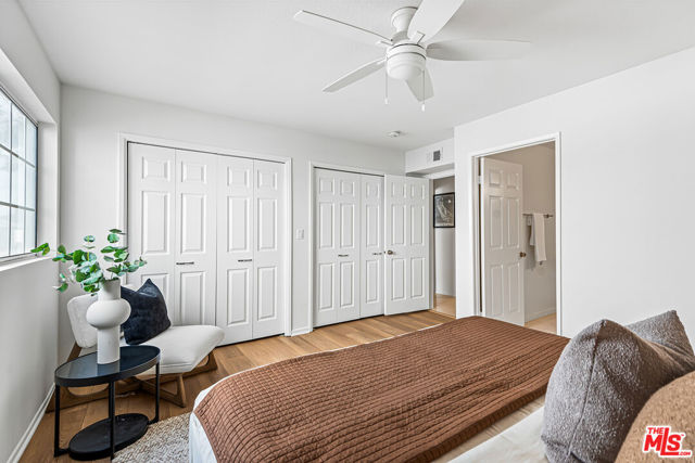 3949 Bentley Avenue, Culver City CA: https://media.crmls.org/mediaz/5f04e5f6-e858-45d5-b994-9b7532cfea33.jpg