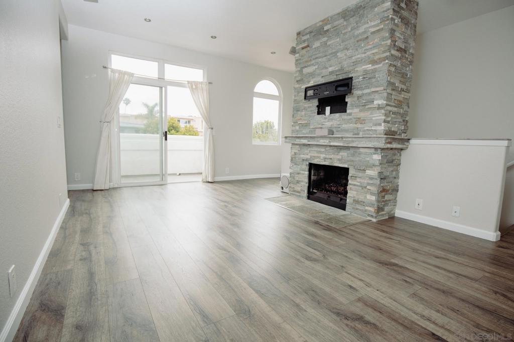 MLS #250036539SD img 3