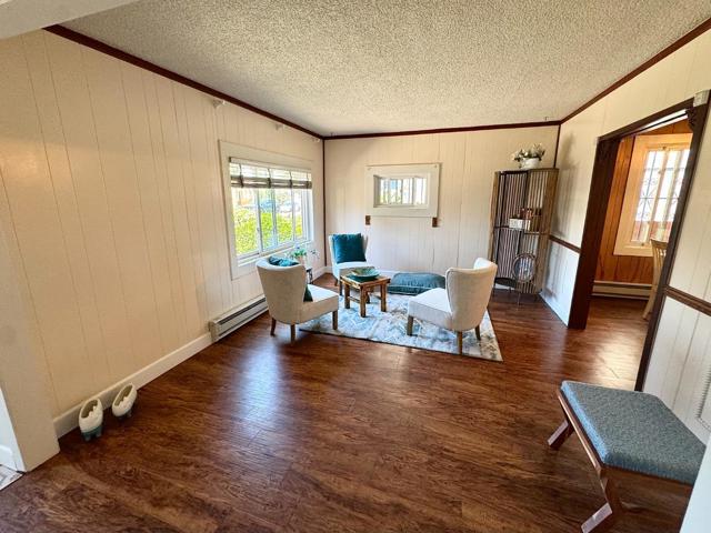 2727 Blenheim Avenue, Redwood City CA: https://media.crmls.org/mediaz/5f06489a-b0f2-4333-818c-4c406a336d1d.jpg