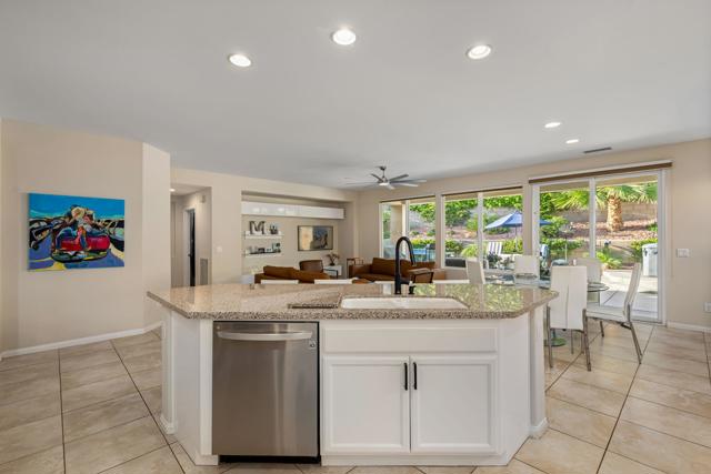 81172 Victoria Lane, La Quinta CA: https://media.crmls.org/mediaz/5f0724d2-82d6-40b7-8893-437761c2389c.jpg