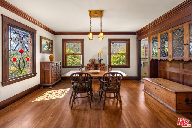 1060 Tremonto Road, Santa Barbara CA: https://media.crmls.org/mediaz/5f076b49-b838-4abb-9ab6-22167125e01f.jpg