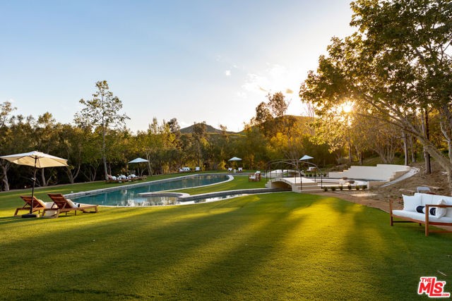 6914 Solano Verde Drive, Somis CA: https://media.crmls.org/mediaz/5f07cc3f-734b-4ccc-bf62-94774e9cf184.jpg