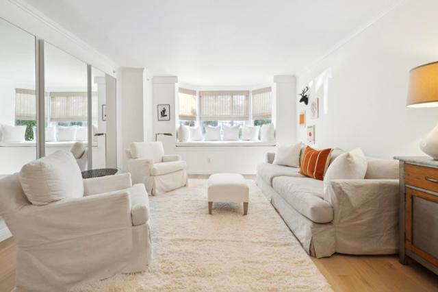 1438 Green Street, San Francisco CA: https://media.crmls.org/mediaz/5f0873ca-2e87-434c-9f20-2976b38b5aa7.jpg