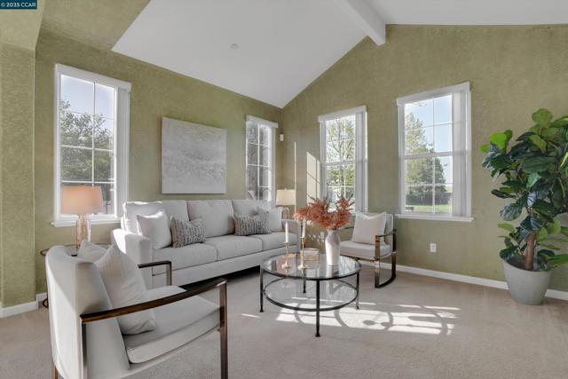 2121 Bluffs Dr, Livermore CA: https://media.crmls.org/mediaz/5f090523-712f-4366-87db-1ac40d2e9b4a.jpg