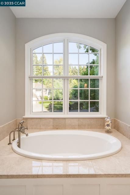 222 Still Creek Rd, Danville CA: https://media.crmls.org/mediaz/5f090b35-c780-49ac-b6d8-a6741e976c3c.jpg
