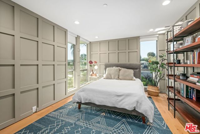 2736 Armacost Avenue, Los Angeles CA: https://media.crmls.org/mediaz/5f095190-96cc-4f00-b870-61624a227dba.jpg