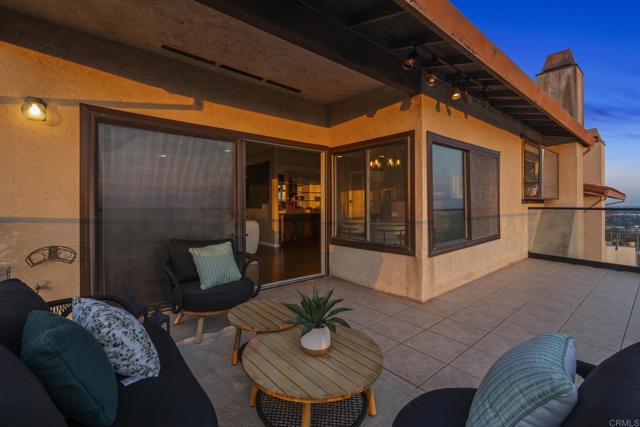 5968 Caminito De La Taza, San Diego CA: https://media.crmls.org/mediaz/5f098a58-e1e2-4a13-94ed-1252e1fe393c.jpg