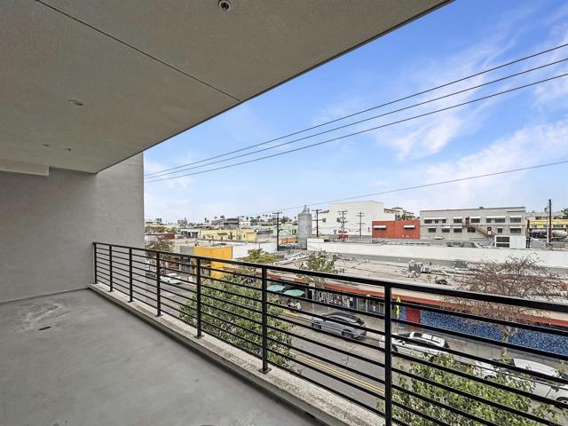 3047 North Park Way, San Diego CA: https://media.crmls.org/mediaz/5f09d538-08ca-4cb1-b8f9-36a14e7fc674.jpg