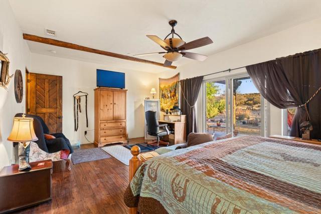 40760 Old Highway 80, Boulevard CA: https://media.crmls.org/mediaz/5f0a2c86-278a-4f04-8fb2-febcf7e67355.jpg