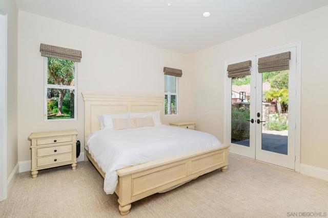 4703 Briana Ct, Fallbrook CA: https://media.crmls.org/mediaz/5f0a9953-ef8f-4240-9fbe-41108c75407b.jpg