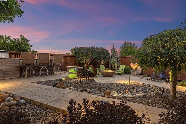 1835 Riesling Cir, Brentwood CA: https://media.crmls.org/mediaz/5f0ad0a3-8bb7-4ecc-920d-5b8623e3fdb7.jpg