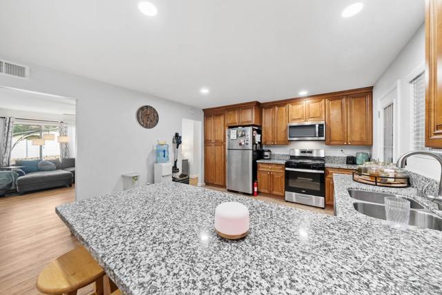 2297 1/2 Orchard Ave, El Cajon CA: https://media.crmls.org/mediaz/5f0ae360-681d-4caf-b599-bd9781d7352f.jpg