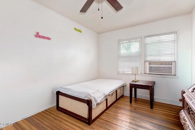 426 W Arbor Vitae Street, Inglewood CA: https://media.crmls.org/mediaz/5f0aed47-91e7-4117-8f69-6399a55fa1f2.jpg