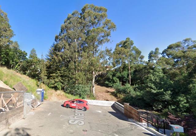 162 Sheridan Road, Oakland CA: https://media.crmls.org/mediaz/5f0b0859-8b39-4a26-a2ac-b6989e892c79.jpg