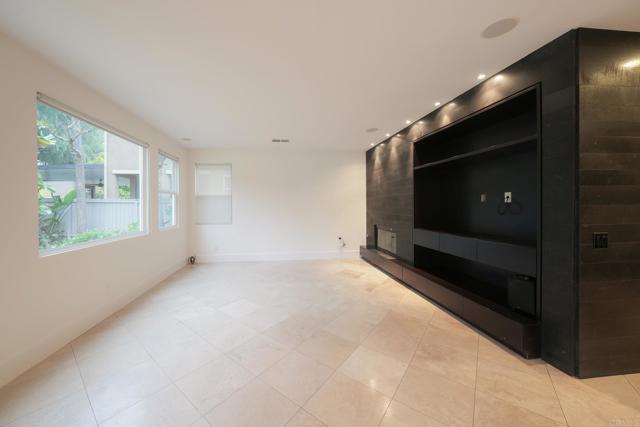 Detail Gallery Image 19 of 61 For 821 Shadow Ridge Pl, Chula Vista,  CA 91914 - 5 Beds | 4/1 Baths