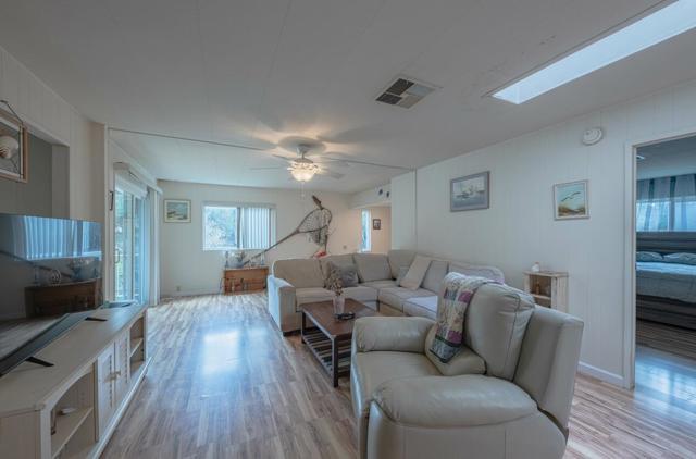 Image 9 of 39 For 17581 Pond-derosa