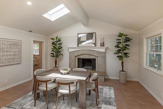 1532 Meadow Lane, Mountain View CA: https://media.crmls.org/mediaz/5f0b8544-6a80-433c-b08b-0116bd727ef0.jpg