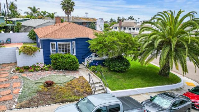 1205 Park Row, La Jolla CA: https://media.crmls.org/mediaz/5f0d0df2-3b73-4e87-8e29-508986261c53.jpg