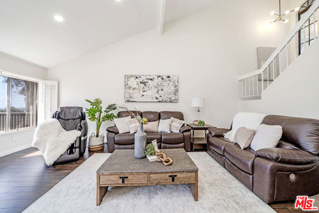 2366 Applewood Circle, Fullerton CA: https://media.crmls.org/mediaz/5f0d60a0-0259-40af-86ce-4e9433e721f9.jpg