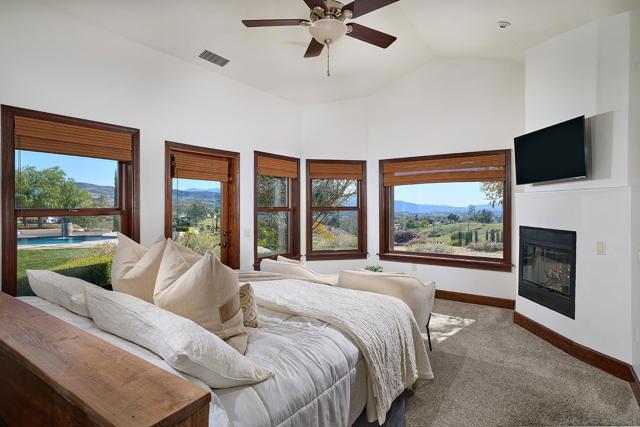 38408 Mesa Rd, Temecula CA: https://media.crmls.org/mediaz/5f0db472-cce9-4a4d-899c-f3421ea8c31b.jpg