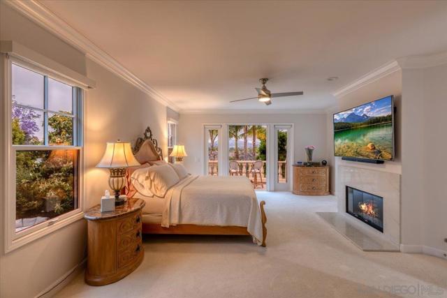 7166 Tern Place, Carlsbad CA: https://media.crmls.org/mediaz/5f0e01a5-8ee6-4049-af7f-673c11d59902.jpg