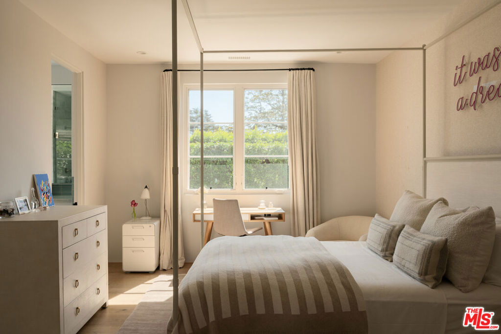 MLS #25602681 image #29