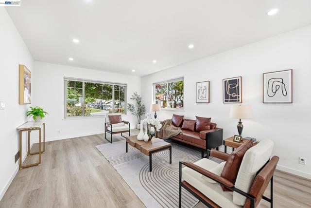 Image 4 of 51 For 1326 Vining Dr