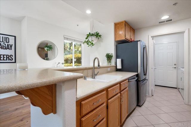 13015 Evening Creek Dr S, San Diego CA: https://media.crmls.org/mediaz/5f0ec1ae-c77d-4bdd-ba73-03267a92d91d.jpg
