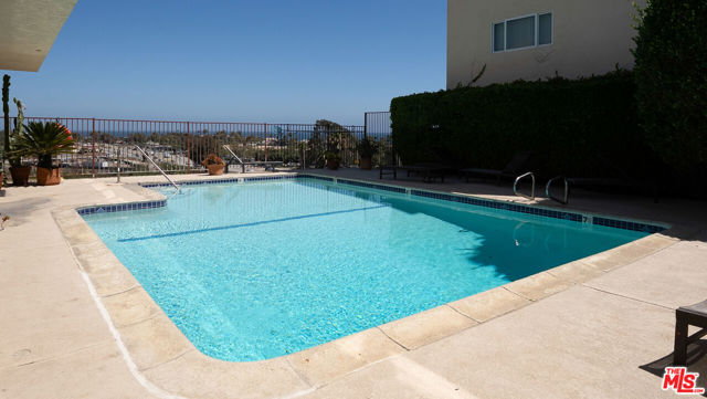 23901 Civic Center Way, Malibu CA: https://media.crmls.org/mediaz/5f0f148f-79f4-485c-a7a3-7405c3197b6c.jpg