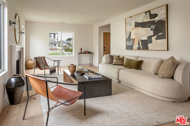 7609 Alverstone Avenue, Los Angeles CA: https://media.crmls.org/mediaz/5f0f1a5d-02da-4425-831e-a2c5c0c76322.jpg