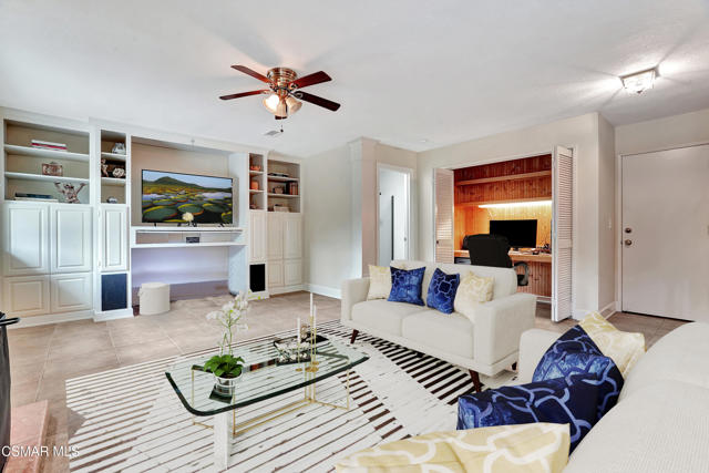 48 Herringbone Court, Newbury Park CA: https://media.crmls.org/mediaz/5f0f51f4-ae70-423d-b24a-b5b5c20a8103.jpg