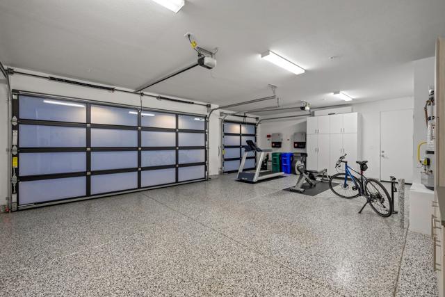 23 Emerald Court, Rancho Mirage CA: https://media.crmls.org/mediaz/5f0f6c14-2b11-4993-8b4a-769a6115296c.jpg