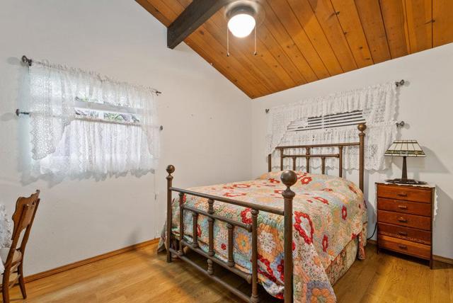 37 Vista Drive, Salinas CA: https://media.crmls.org/mediaz/5f105a1e-4a67-435b-9f2c-9ebc32b4245d.jpg