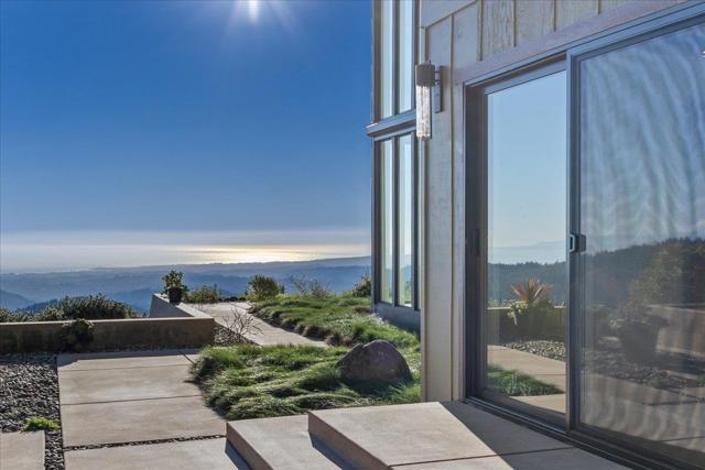 580 Rancho Prieta Road, Los Gatos CA: https://media.crmls.org/mediaz/5f10a9cd-0d03-4e76-8425-1708a757c6ff.jpg