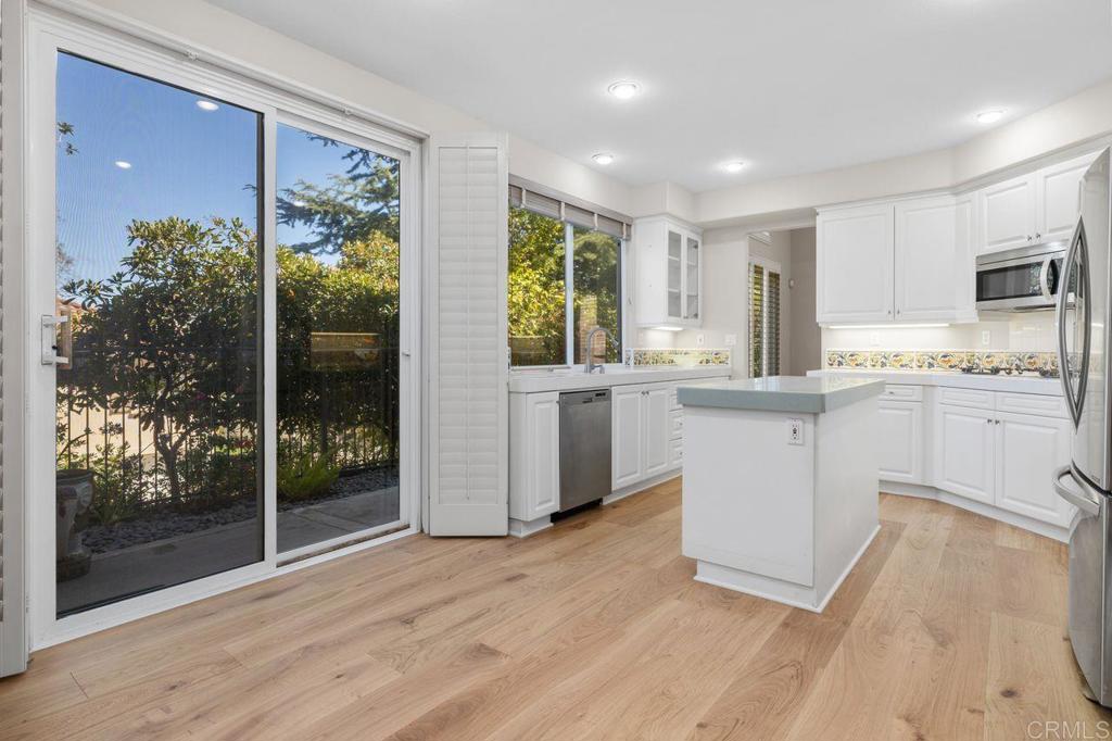 6085 Hillpointe Row - photo 11