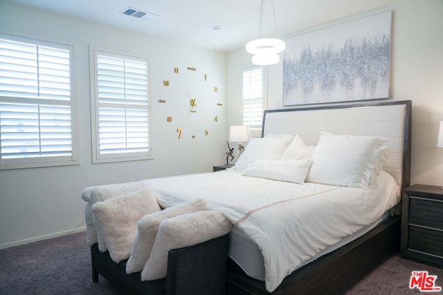 18215 Astro Court, Santa Clarita CA: https://media.crmls.org/mediaz/5f120e65-3166-42ae-8e17-33fe8f4e9187.jpg