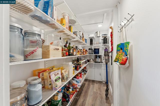 347 Valley View Rd, Pleasant Hill CA: https://media.crmls.org/mediaz/5f121a01-a49c-4be1-a2a8-4390649273aa.jpg