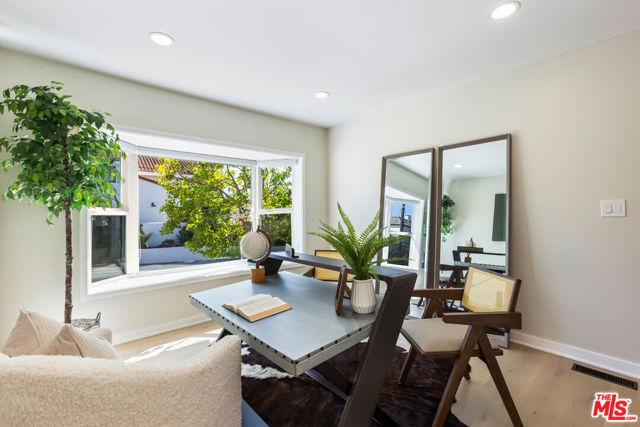 Drew Fenton | 509 Wynola Street Pacific Palisades CA | MLS: 7365865 Drew Fenton | 509 Wynola Street Pacific Palisades CA | MLS: 7365865