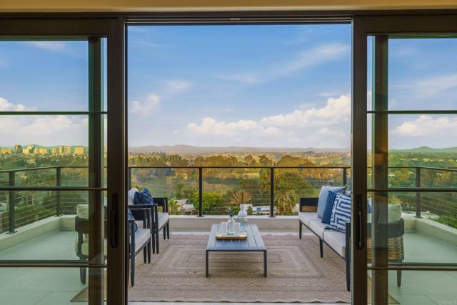 Detail Gallery Image 48 of 72 For 8341 La Jolla Scenic Dr, La Jolla,  CA 92037 - 5 Beds | 5/1 Baths