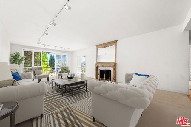 4454 Ventura Canyon Avenue, Sherman Oaks CA: https://media.crmls.org/mediaz/5f1269ef-fe01-4592-a1d5-56f8f20adb91.jpg