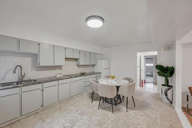 163 Lee Avenue, San Francisco CA: https://media.crmls.org/mediaz/5f130e9d-28eb-4de3-87f7-b6ad40f53e54.jpg