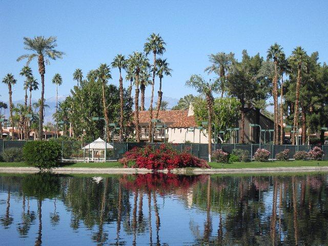 139 Lake Shore Drive, Rancho Mirage CA: https://media.crmls.org/mediaz/5f13cd7f-cb80-49c8-aeb1-637966757156.jpg