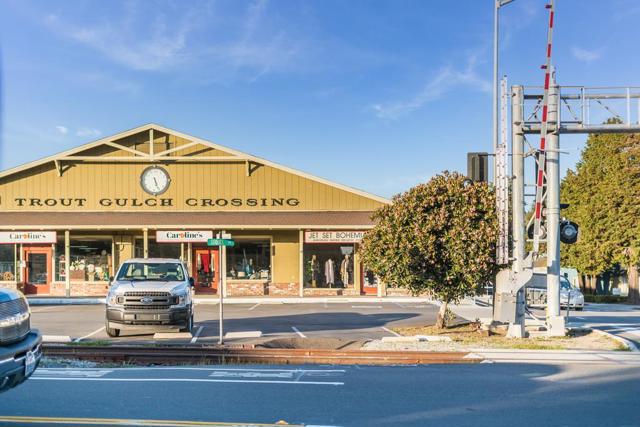 2001 Cathedral Drive, Aptos CA: https://media.crmls.org/mediaz/5f144fac-f144-4f18-9ea8-5196fcc9c3f0.jpg